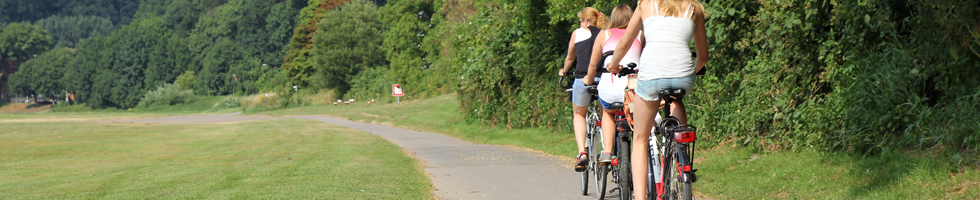 Fahrradfahrer auf dem Weserradweg